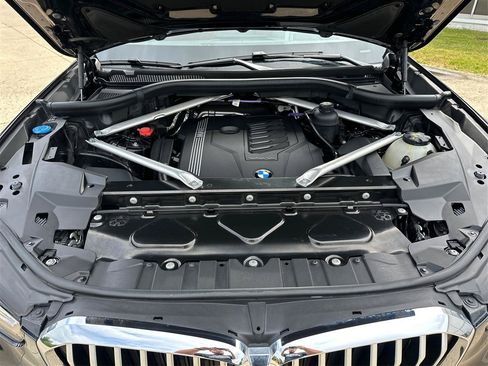 Used 2022 BMW X5 xDrive40i w/ Premium Package AWD/4WD image 25