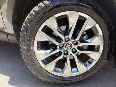 Used 2021 Toyota RAV4 XLE Premium AWD/4WD image 14