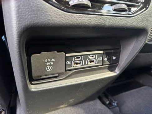 New 2025 Jeep Grand Cherokee Limited w/ Black Appearance Package image 24