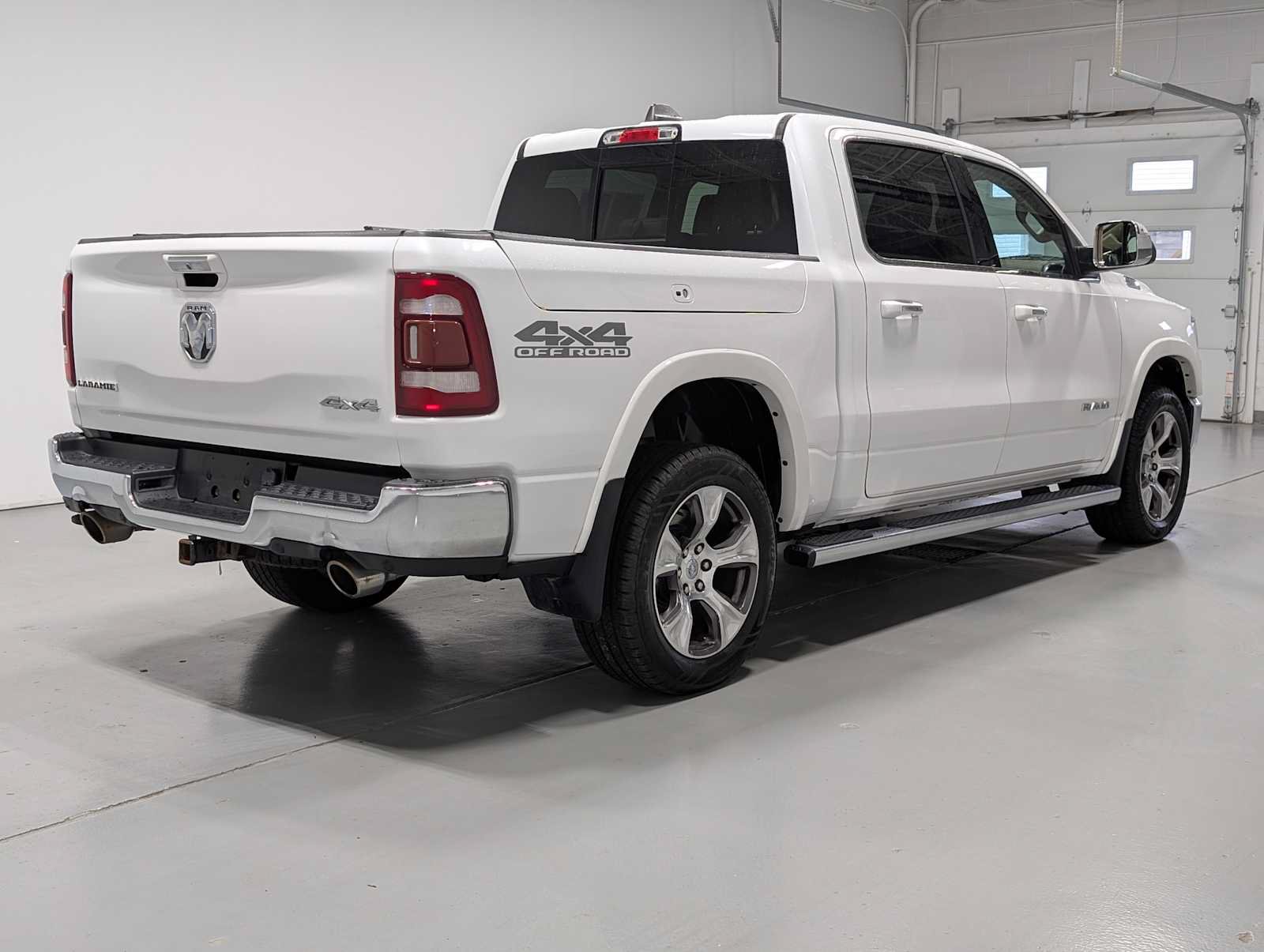 Used 2019 RAM 1500 Laramie AWD/4WD image 8