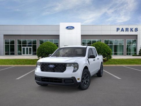 New 2026 Ford Maverick XLT w/ XLT Luxury Package FWD image 2
