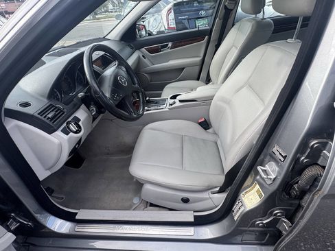Used 2010 Mercedes-Benz C 300 4MATIC Sedan image 16