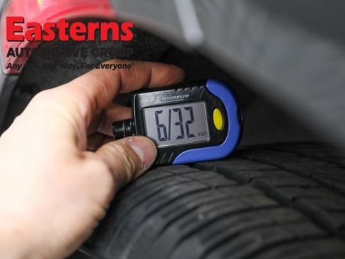 Used 2023 Chrysler Pacifica Touring-L image 31