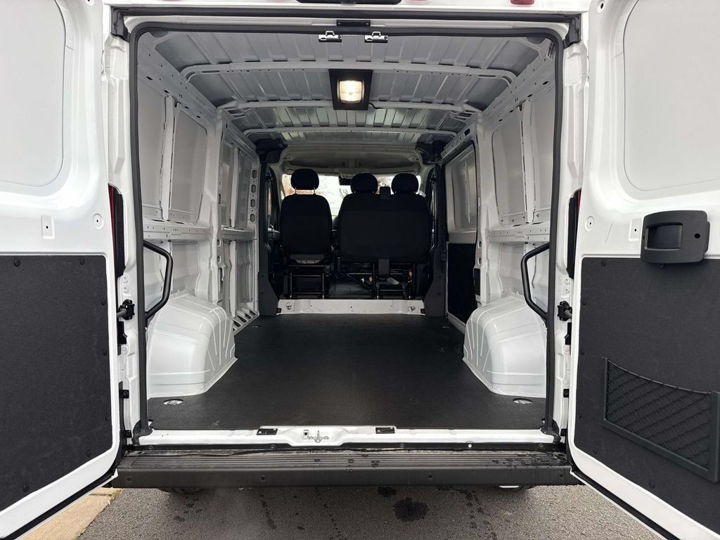 New 2026 RAM ProMaster 1500 w/ Convenience Group FWD image 31