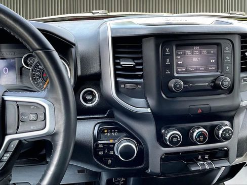 Used 2022 RAM 1500 Big Horn AWD/4WD image 6