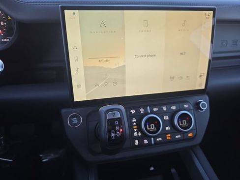 New 2026 Land Rover Defender 90 X-Dynamic SE AWD/4WD image 15