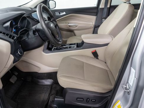 Used 2019 Ford Escape SE image 10