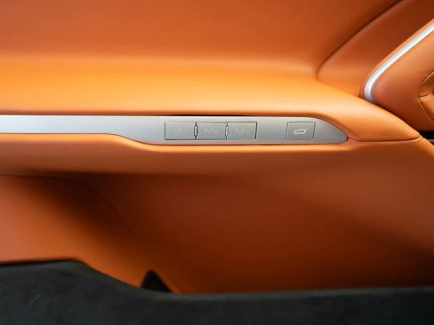 Used 2025 Ferrari Purosangue image 19