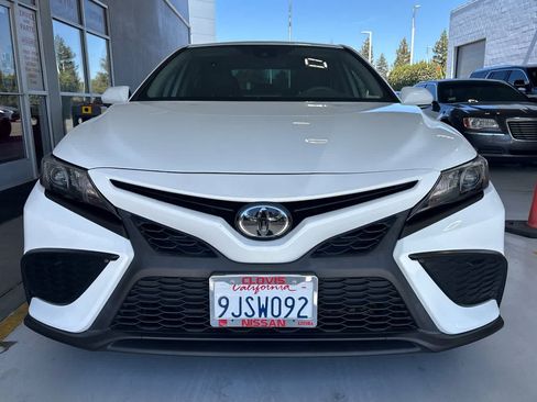 Used 2024 Toyota Camry SE FWD image 11