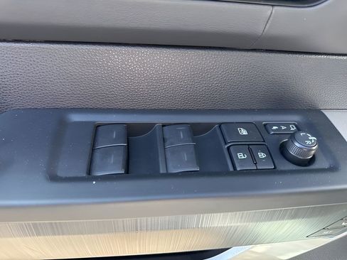Used 2025 Toyota Tundra Platinum AWD/4WD image 29
