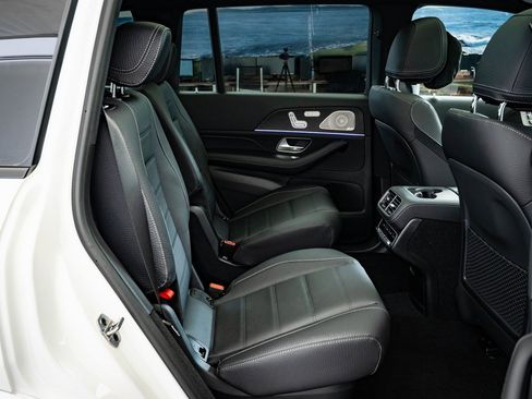 New 2026 Mercedes-Benz GLS 450 4MATIC image 37