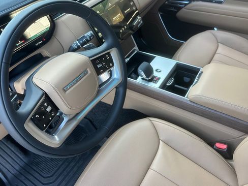 New 2026 Land Rover Range Rover SE image 5