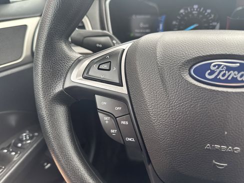 Used 2018 Ford Fusion SE image 19