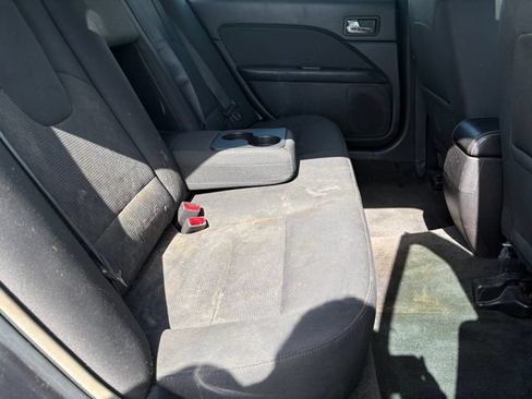 Used 2011 Ford Fusion SE FWD image 16