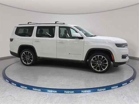 Used 2022 Jeep Wagoneer Series III w/ Premium Group I image 5