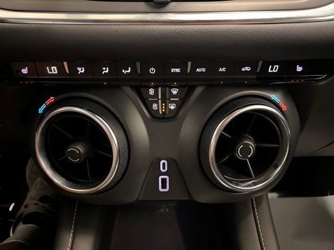 Used 2024 Chevrolet Blazer LT AWD/4WD image 23