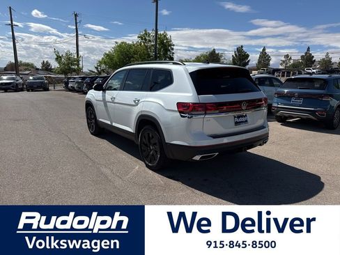New 2026 Volkswagen Atlas SE FWD image 3