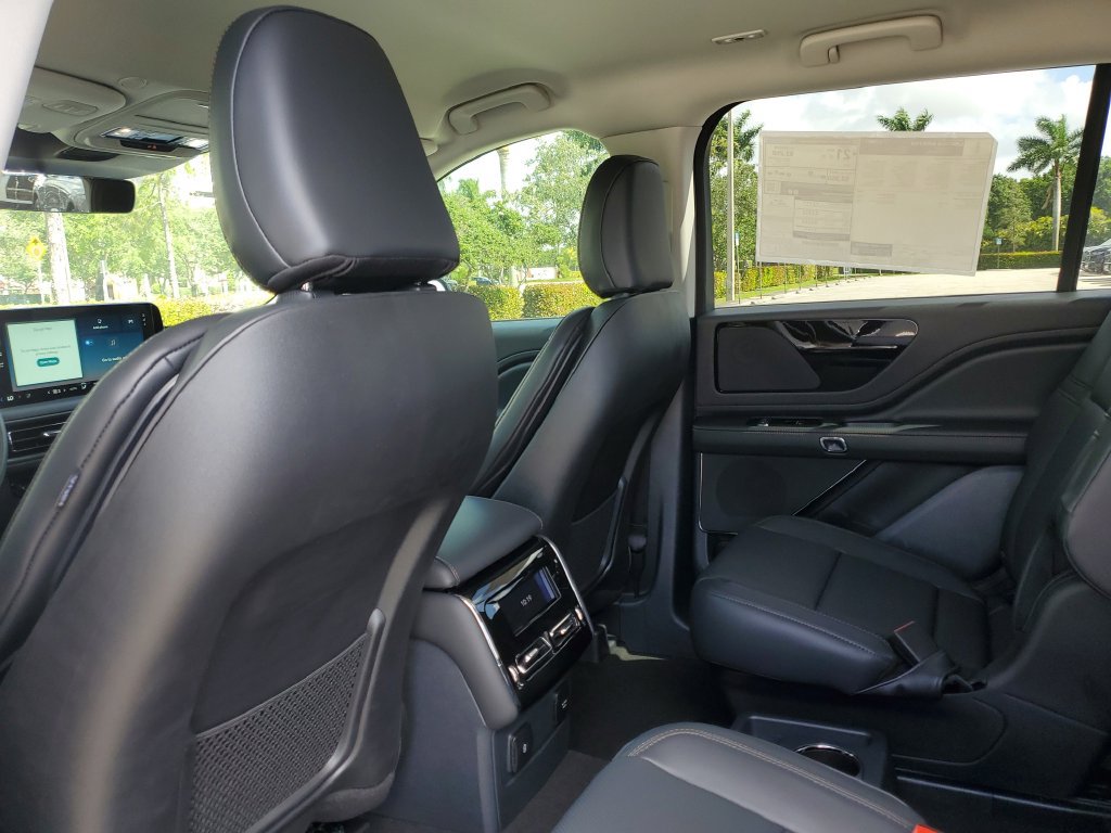 New 2026 Lincoln Aviator 2WD image 10