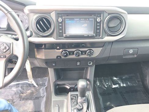 Used 2016 Toyota Tacoma SR5 image 26