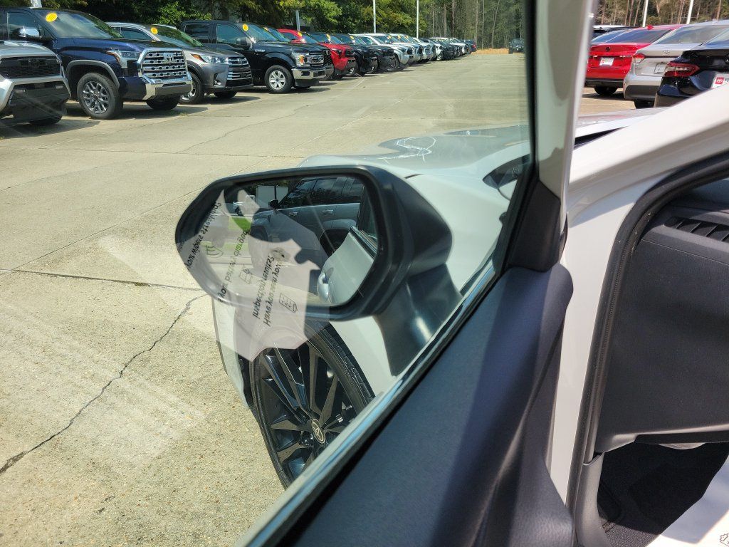 Used 2023 Toyota Camry XSE FWD image 11