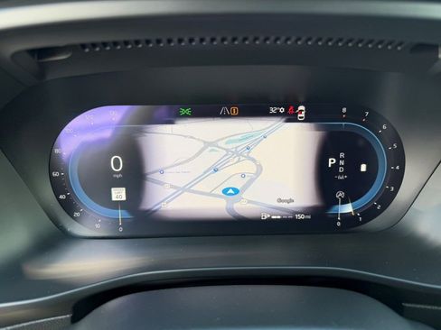 Certified 2023 Volvo XC40 B5 Plus w/ Driver Assist Package image 32