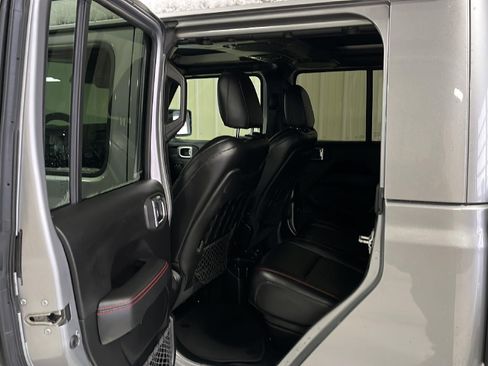 Used 2020 Jeep Gladiator Rubicon image 10