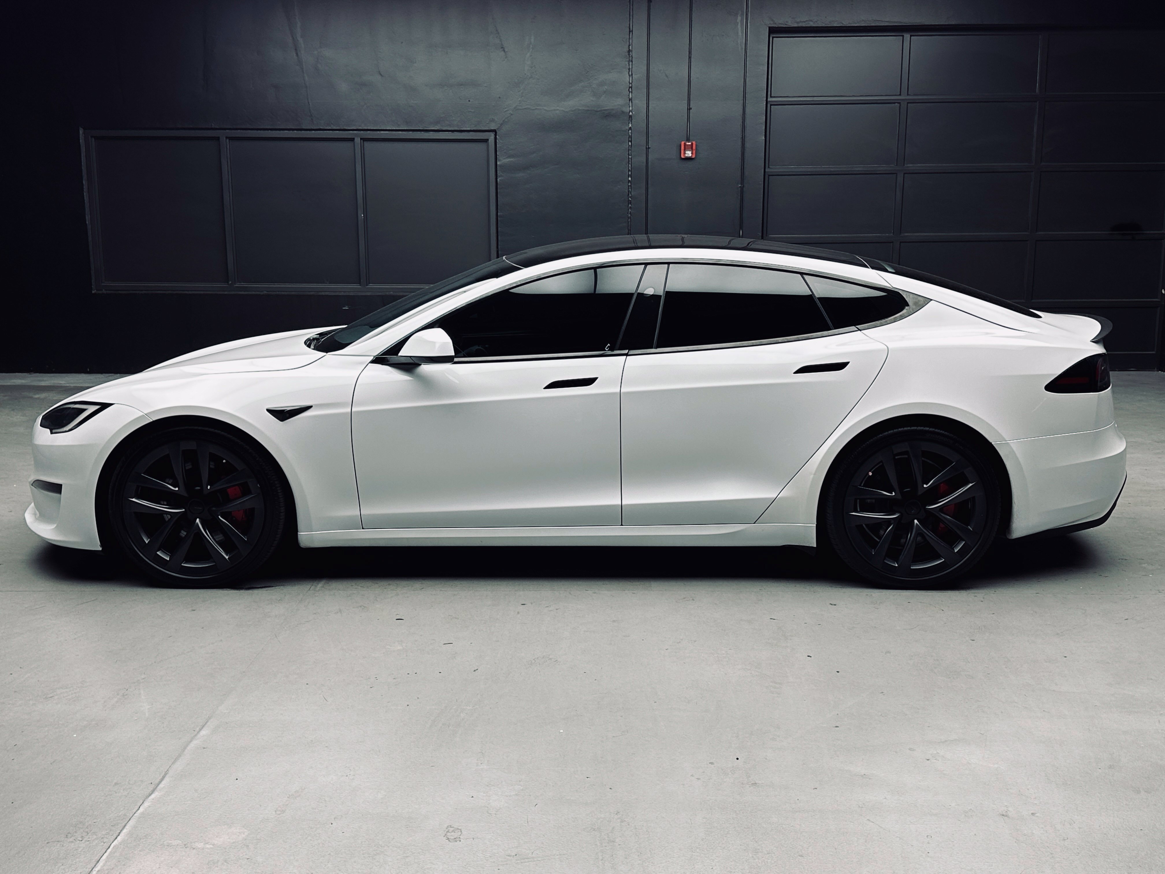 Used 2023 Tesla Model S Plaid AWD/4WD image 3