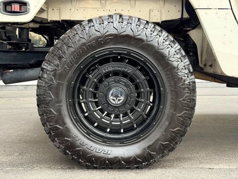 Used 1995 HUMMER H1 4-Door Wagon image 10