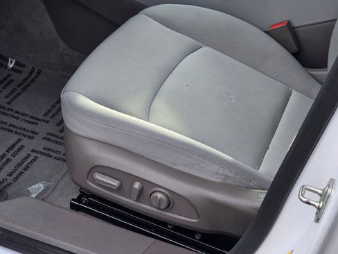 Used 2022 Chevrolet Malibu LT image 19