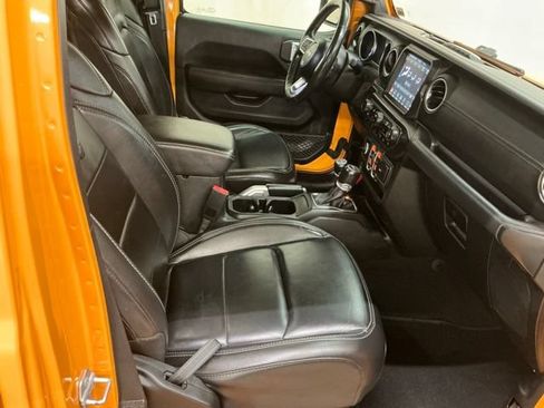 Used 2021 Jeep Wrangler Unlimited Sahara w/ Cold Weather Group AWD/4WD image 22