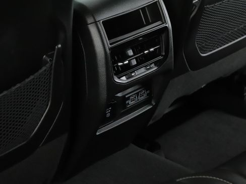 Used 2023 Jeep Grand Cherokee Altitude AWD/4WD image 7