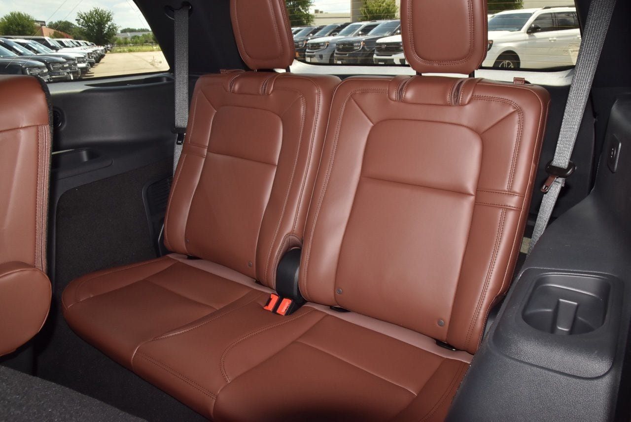 New 2026 Lincoln Aviator Reserve w/ Illumination Package AWD/4WD image 15