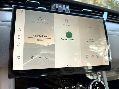 New 2025 Jaguar F-PACE R-Dynamic S image 22