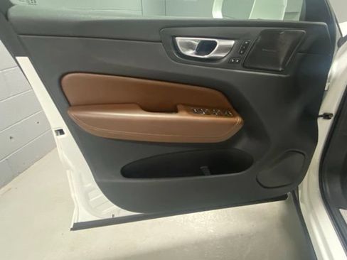 Used 2023 Volvo XC60 B6 Ultimate w/ Climate Package AWD/4WD image 7