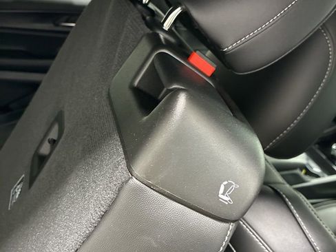 Used 2025 Jeep Grand Cherokee L Altitude image 28