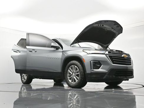 Used 2023 Chevrolet Traverse LT FWD image 50