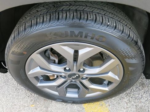 Used 2024 Kia Seltos LX AWD/4WD image 32