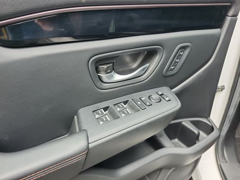 Used 2024 Honda Pilot TrailSport image 17
