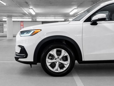 Used 2023 Honda HR-V LX image 13