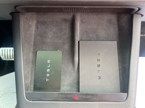 Used 2022 Tesla Model X image 42