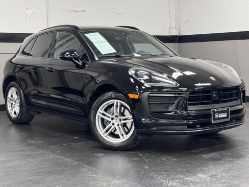 Used 2024 Porsche Macan AWD/4WD image 2