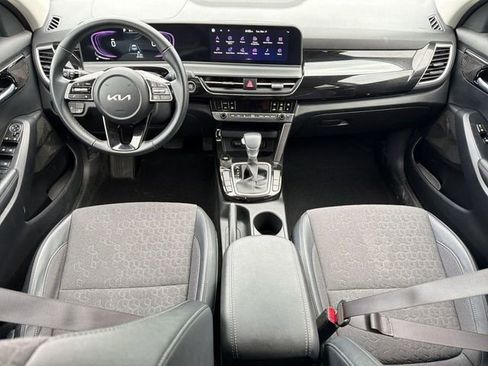 Used 2025 Kia Seltos S FWD image 20
