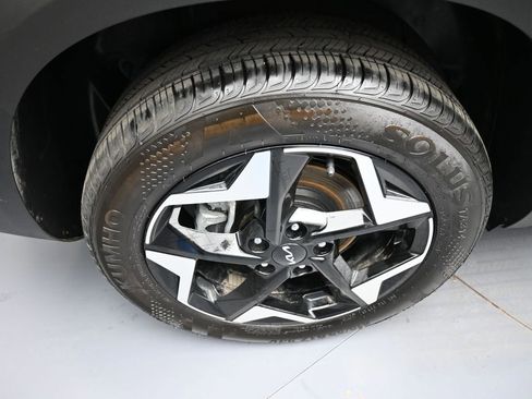 Certified 2025 Kia Seltos EX AWD/4WD image 12