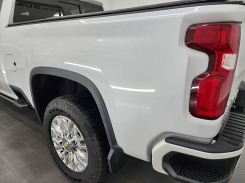 Used 2022 Chevrolet Silverado 2500 High Country w/ Safety Package II image 40