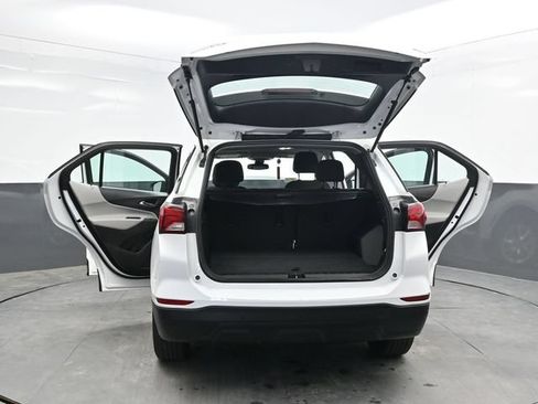 Used 2022 Chevrolet Equinox LS AWD/4WD image 42