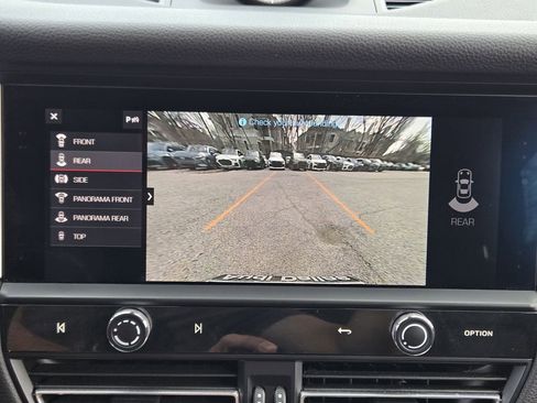 Used 2023 Porsche Macan image 24