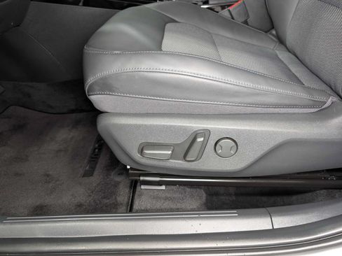 Used 2024 Kia Niro EX FWD image 37