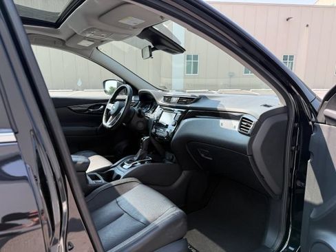 Used 2017 Nissan Rogue Sport SL w/ SL Premium Package AWD/4WD image 21