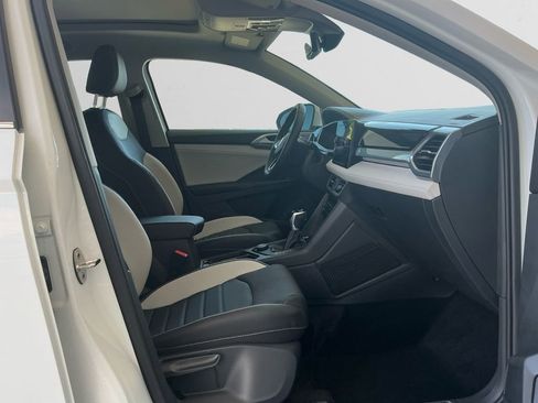 New 2025 Volkswagen Taos SEL image 15