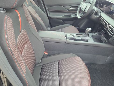 New 2026 Nissan Sentra SR w/ Floor Mat Package FWD image 6